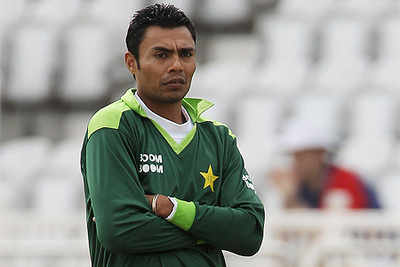 Mystery surrounds Kaneria's sudden departure to India