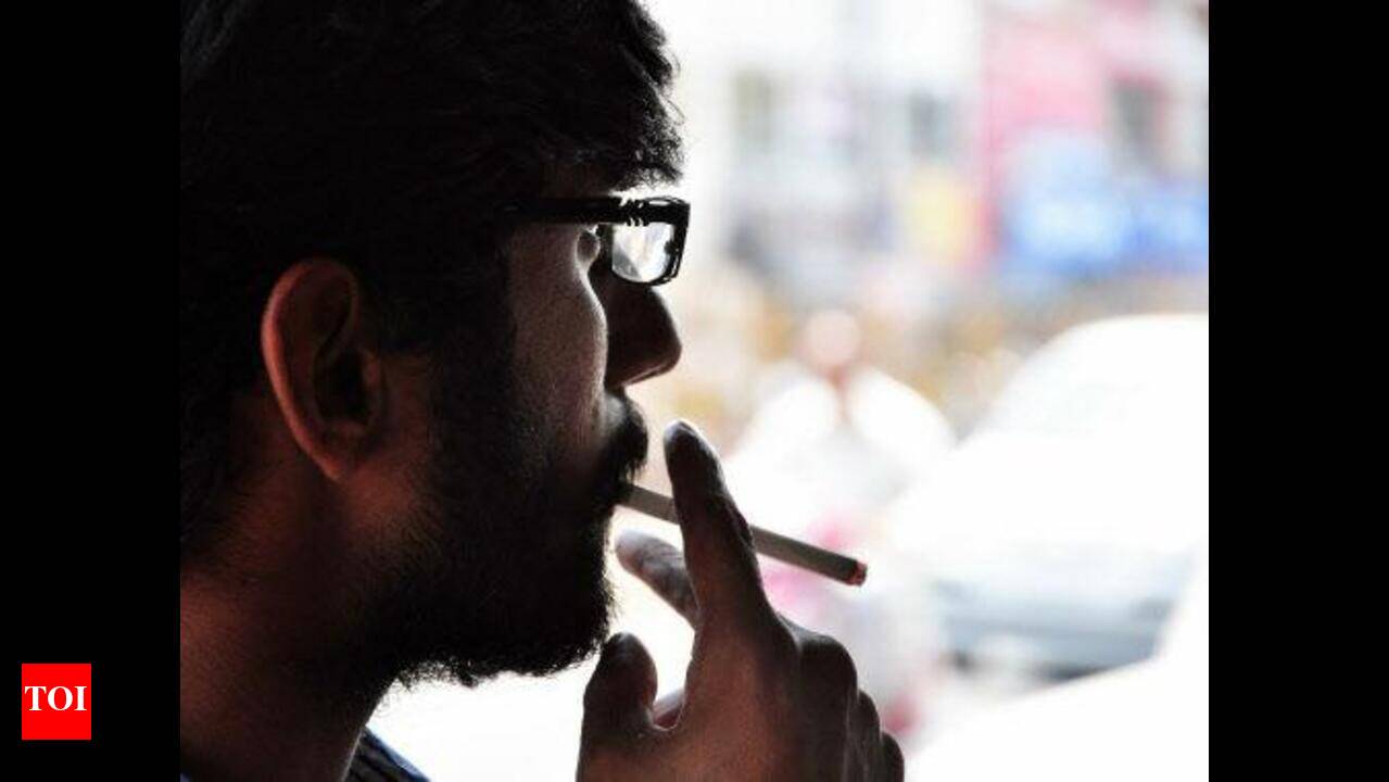 babar naseem tobacco 21% youngsters in Mumbai smoke to look cool: Survey | Mumbai News