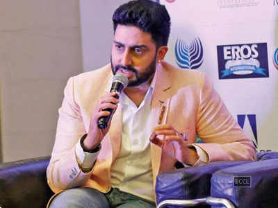 Abhishek Bachchan wants his 'Dostana' co-star John Abraham for football match