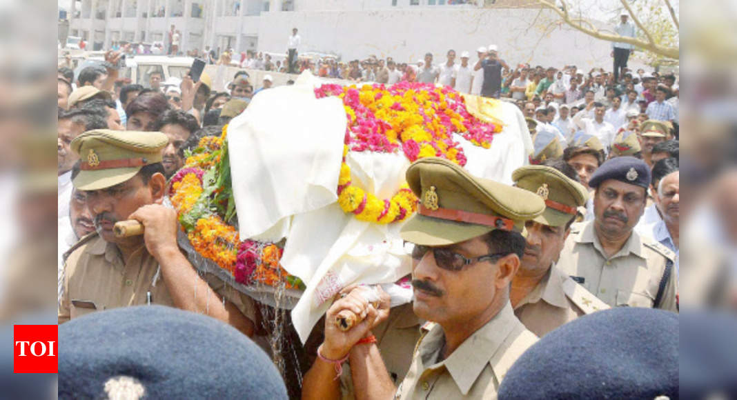 Slain Mathura SP's family demands probe into ‘ill-planned’ eviction ...