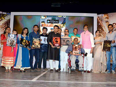 Amitabh Bachchan and Vidya Balan felicitate 'Te3n' fans at song launch in Mumbai