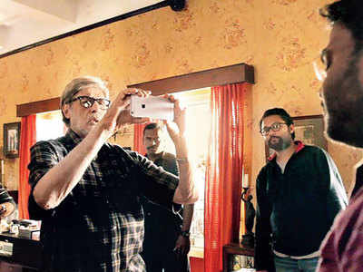 Amitabh Bachchan goes behind the camera for 'Te3n'