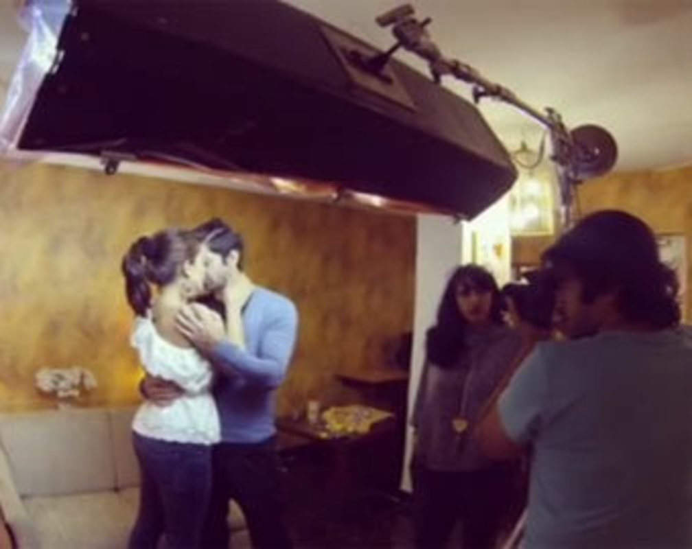
Barun and Surbhi shoot for a romantic scene for web series

