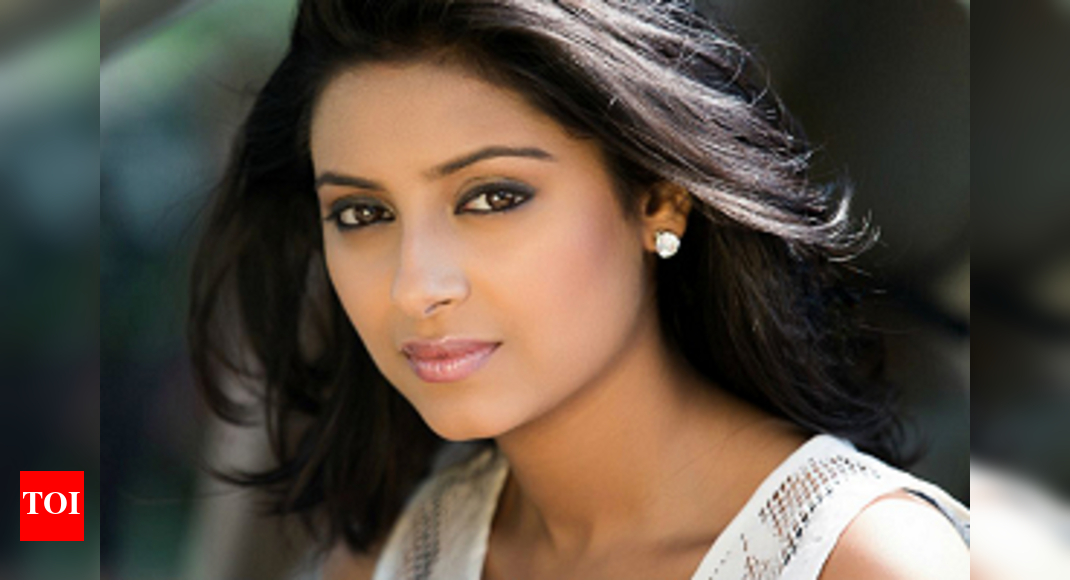 Pratyusha's parents demand CBI probe; flay Mumbai police - Times of India