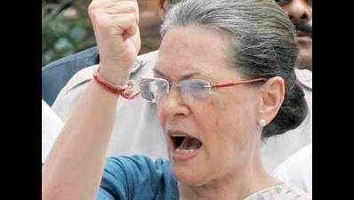FIR filed against Sonia Gandhi for non-payment of dues