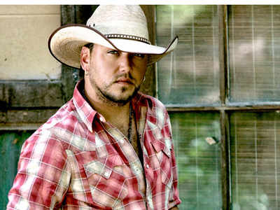 I'm in no rush to become a father again: Jason Aldean
