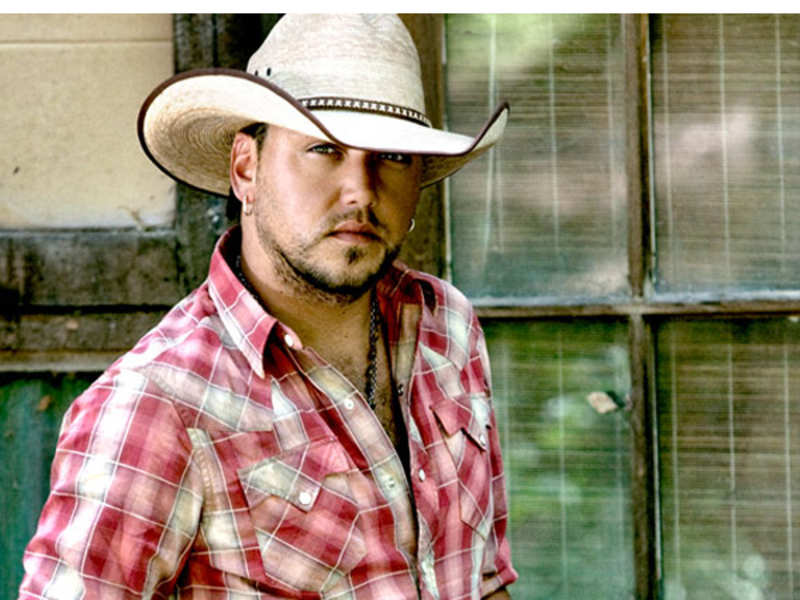 I'm in no rush to become a father again: Jason Aldean.