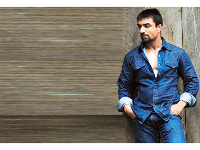 Ajaz Khan Ajaz Khan S Spat With Model Gets Ugly Times Of India