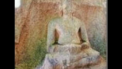 Eighth century artefacts on Jainism at Rockfort lie neglected, damaged
