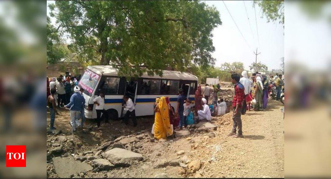 MP bus driver suffers heart attack, but saves all | Indore News - Times ...