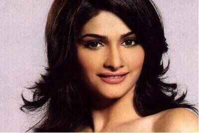 Prachi Desai walks out of her next film 'Penalty'