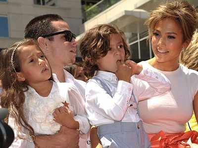 Jennifer Lopez homeschools her twins