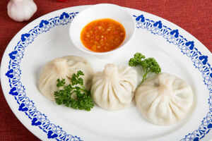 Eat dumplings with Yanjing beer