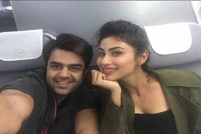 Mouni Roy and Manish Paul are partners in crime