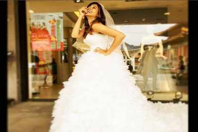 Kishwer Merchantt dresses up as a bride for boyfriend Suyyash