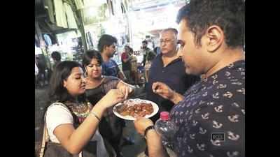 Delhi’s nightwalkers dig into Ramzan delicacies