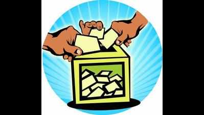 Dhumal uses Shimla tour to garner votes