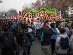 Students clash with police in Santiago