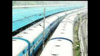 Railway DRM visits Mhow