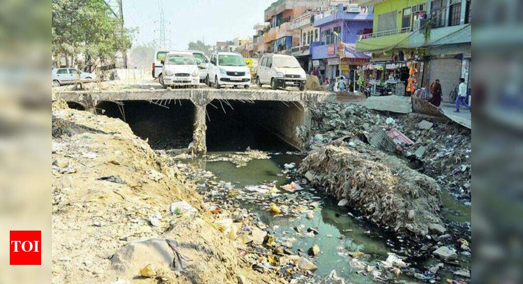 Creek pollution story | Thane News - Times of India
