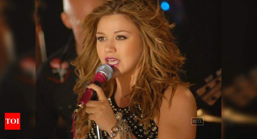 Kelly Clarkson Joins Atlantic Records English Movie News Times Of India