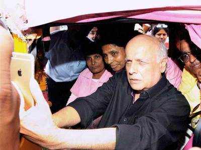 Mahesh Bhatt's selfie moment in Ranchi