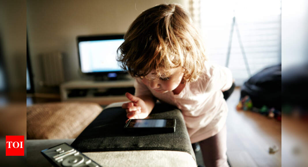 Eye Scare - Kids' screen time rings vision alarm - Times of India
