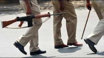 Cops attacked by miscreants in Agra