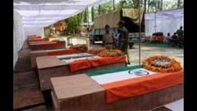 Hundreds pay homage to CRPF SI killed in Kashmir
