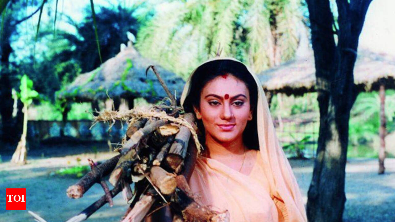 Remember Deepika Chikhalia aka Sita from Ramanand Sagars Ramayan, this is  how she looks now - Times of India