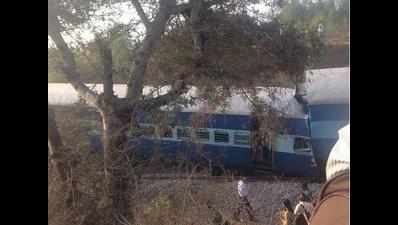Purushottam Express derails in Bihar, no one injured