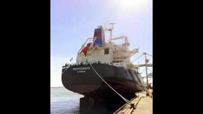 <arttitle><b>HC: Ship can’t be kept docked over detained cargo</b></arttitle>