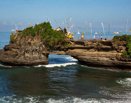 Pura Tanah Lot&mdash;the stunning sea temple