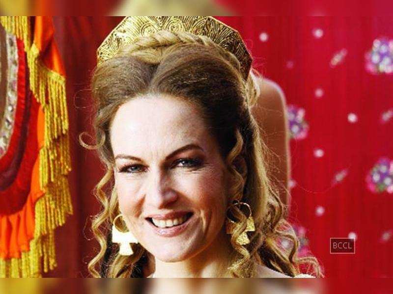 Suzanne Bernert Suzanne Bernert Queen Helena Of Ashoka Reaches 49k Followers On Instagram Times Of India