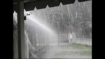 After wet Sunday, IMD forecasts break in drizzle | Pune News