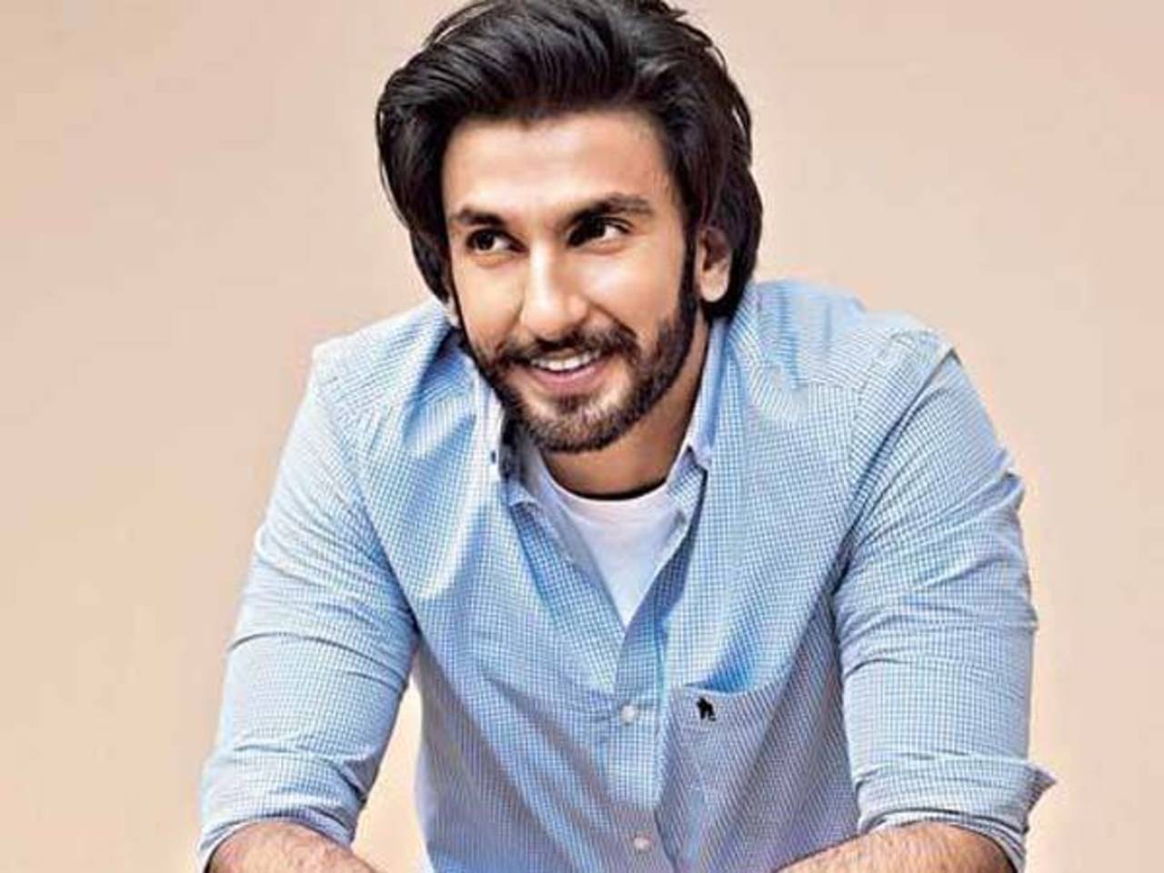 Ranveer Singh charms everyone with his suave look; suits up for a photoshoot,  see pics!