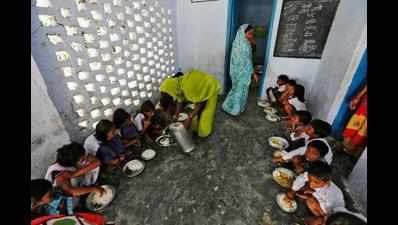 Fruit in midday meal plate for first time triggers 50% attendance jump