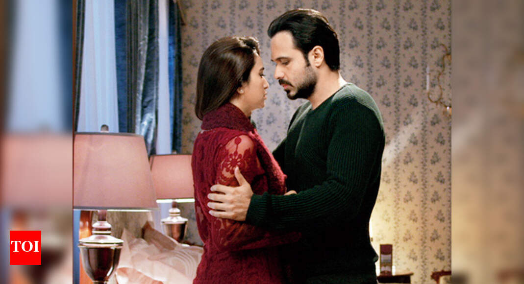 'Raaz Reboot' releases its spooky signature tune | Hindi Movie News ...