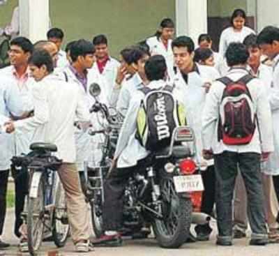 HC asks Gujarat government not to finalize medical admissions yet