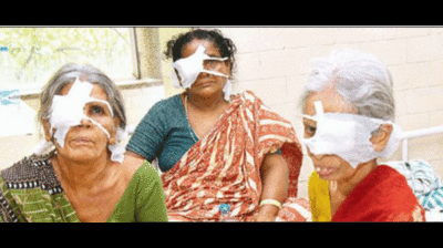 <arttitle><strong/>7 blinded after cataract surgery in Hyderabad</arttitle>