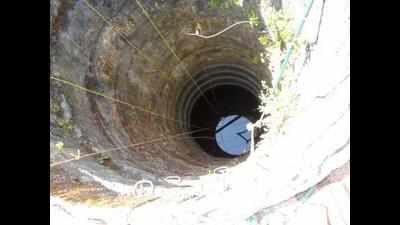 5-day old girl thrown in 50-foot deep well rescued by cop