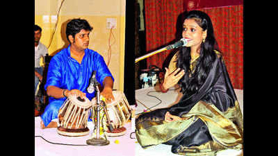 Kala Prakash organises a musical evening in Varanasi