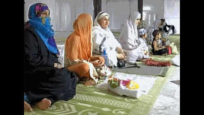 In a first, women offer Eid prayers in Lucknow's Aishbagh Eidgah