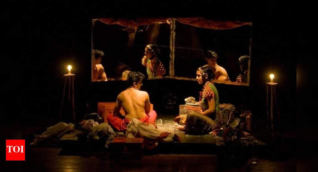Watch award-winning play Akshayambara | Kannada Movie News - Times of India