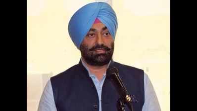 AAP: Leaders of SAD, Cong disrespected Sikh holy book
