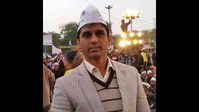 Police grill AAP MLA for 8 hours, let him go