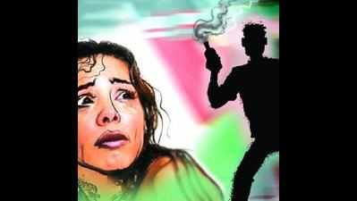 Youths throw acid on girl for resisting rape attempt