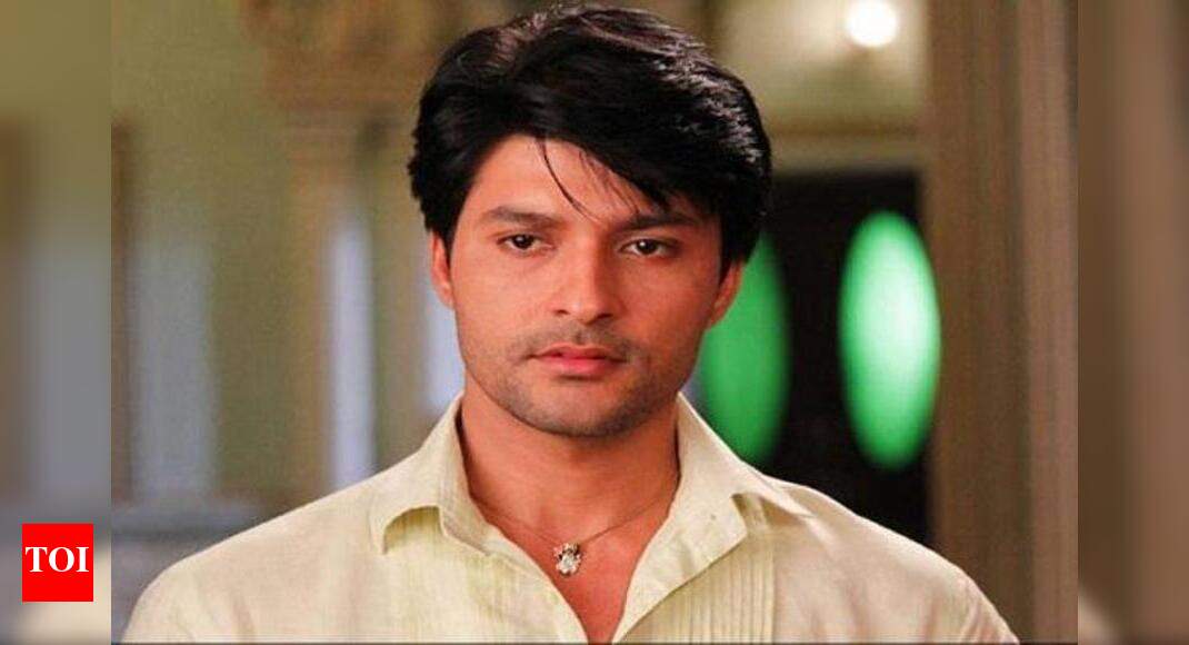 Anas Rashid denies plans of getting secretly engaged - Times of India