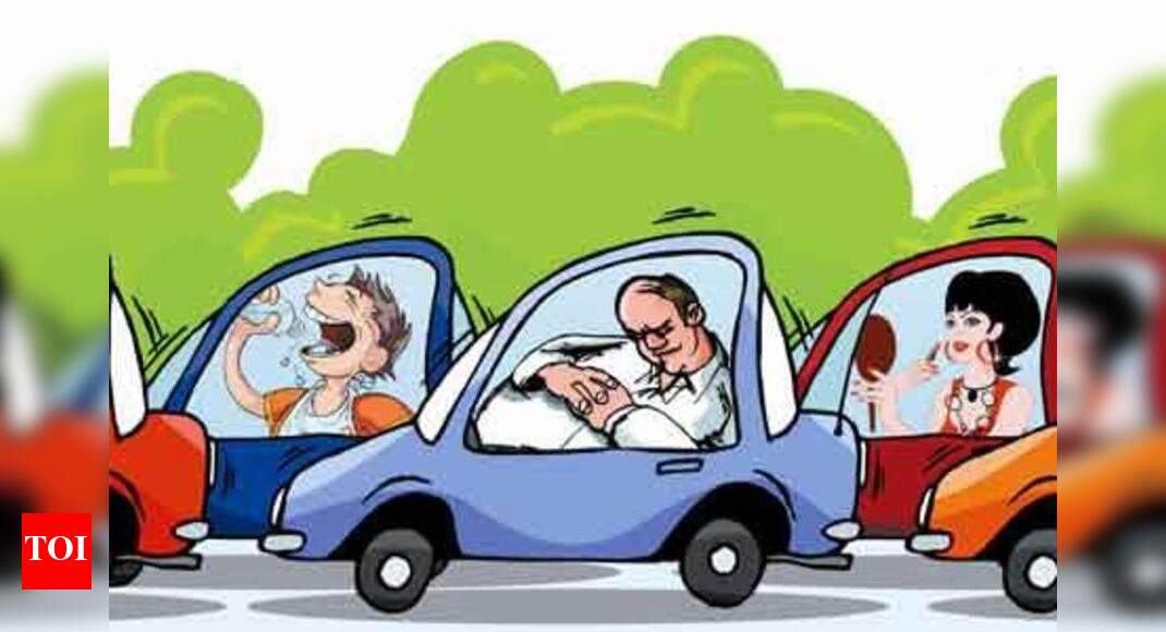 Public faces traffic jams despite alerts Allahabad News Times of India