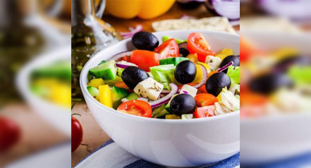 Greek Salad Recipe: How to Make Greek Salad